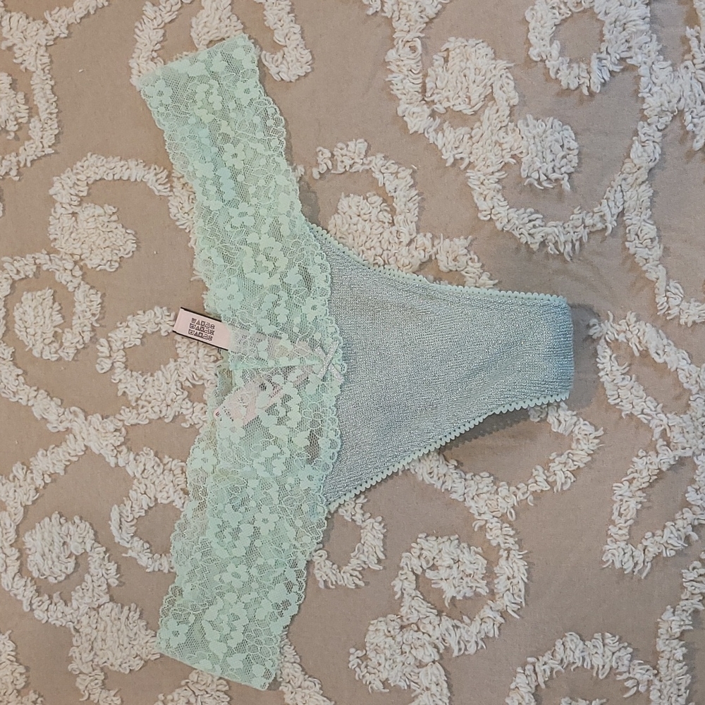 NWT Victoria's Secret Lace Tong